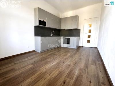 Аренда квартиры 3+1 Praha 2, Svatoplukova č. 4