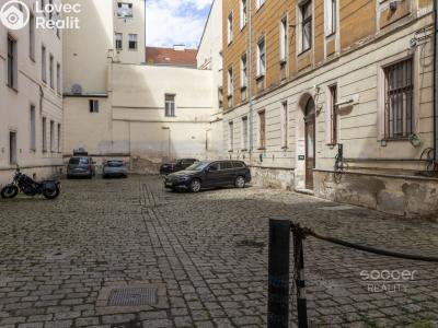 Rent apartment 3+KK Praha, Karlovo náměstí č. 12