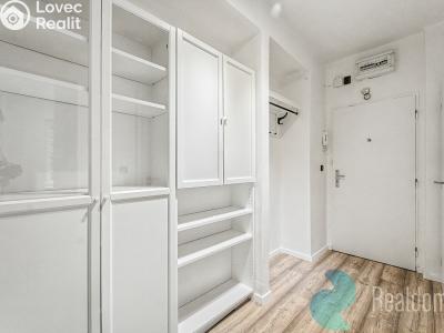 Продаж квартири 3+1 Praha, Dvouletky č. 12
