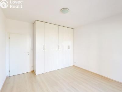 Продаж квартири 3+KK Praha 18, Kadečkové č. 10
