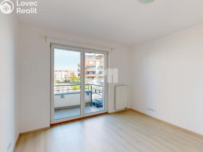 Продаж квартири 3+KK Praha 18, Kadečkové č. 11
