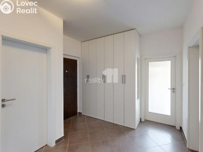 Продаж квартири 3+KK Praha 18, Kadečkové č. 19
