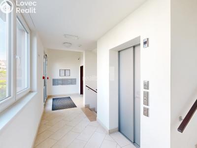Продаж квартири 3+KK Praha 18, Kadečkové č. 21
