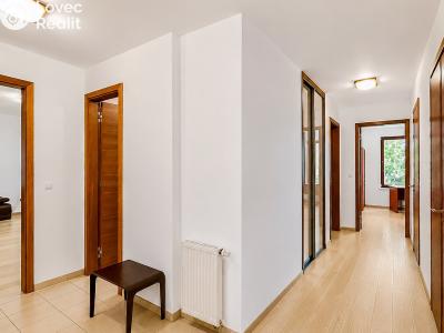 Аренда квартиры 3+1 Praha, Lovčenská č. 9