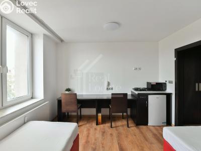 Продаж нестандартної квартири Praha, Suchdolské náměstí č. 1
