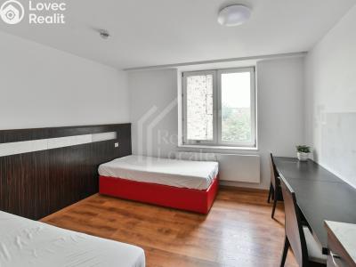 Prodej atypického bytu Praha, Suchdolské náměstí č. 1