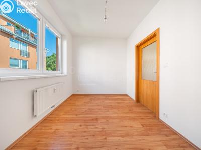 Sale apartment 2+KK Jinočany, Za Devítkou č. 5