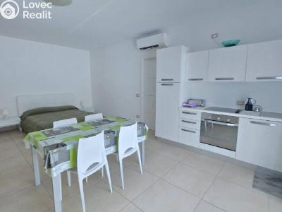 Продаж квартири 1+KK Viale della Vittoria,Zona Mare, č. 2