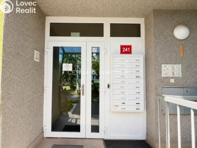 Prodej bytu 3+1 Chlumec, Ladova 241 č. 8