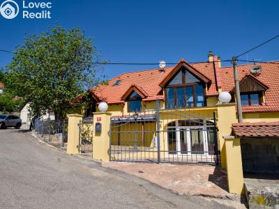Prodej rodinného domu Černolice, Ke dvoru 185 č. 25