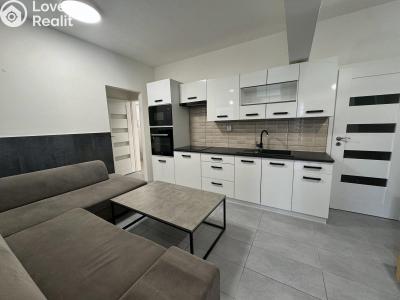 Продажа квартиры 2+KK Praha, Třinecká 769 č. 17