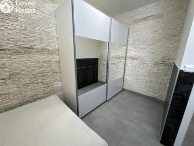 Продажа квартиры 2+KK Praha, Třinecká 769 č. 7