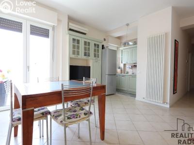 Sale apartment 3+KK Via Giovanni Segantini,Villa Rosa, č. 1
