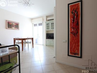 Sale apartment 3+KK Via Giovanni Segantini,Villa Rosa, č. 2