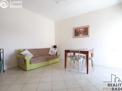 Sale apartment 3+KK Via Giovanni Segantini,Villa Rosa, č. 7