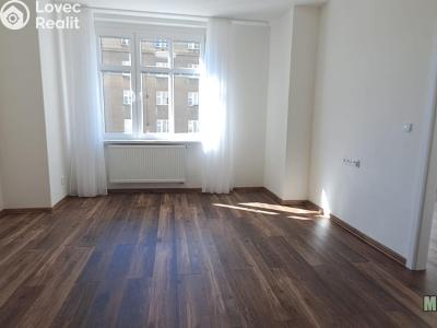 Pronájem bytu 3+KK Praha, Jeseniova č. 5