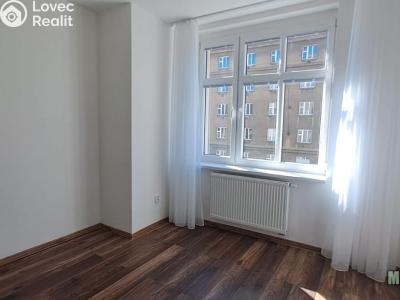 Pronájem bytu 3+KK Praha, Jeseniova č. 8