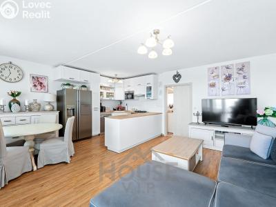 Sale apartment 3+KK Praha, Křivenická č. 1