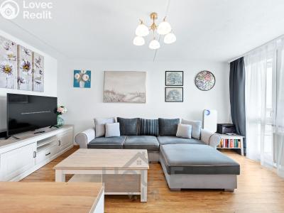 Sale apartment 3+KK Praha, Křivenická č. 4