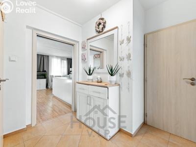 Sale apartment 3+KK Praha, Křivenická č. 8
