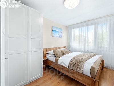 Sale apartment 3+KK Praha, Křivenická č. 10