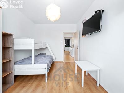 Sale apartment 3+KK Praha, Křivenická č. 12