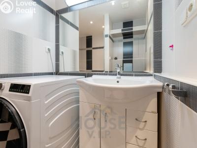 Sale apartment 3+KK Praha, Křivenická č. 18