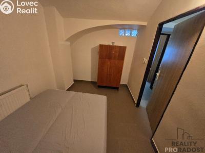 Sale multi-gen house Kvasiny č. 8