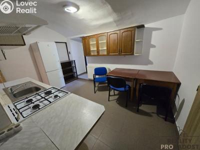 Sale multi-gen house Kvasiny č. 18