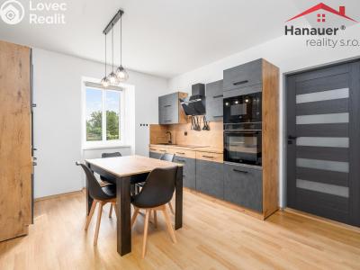 Prodej komerční nemovitosti Hostomice, Školní náměstí 22 č. 2