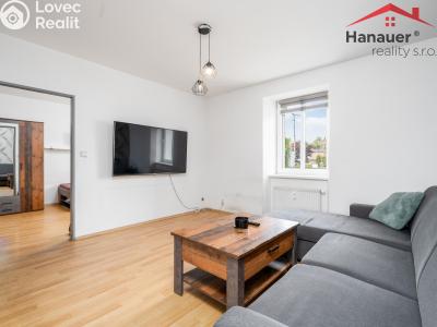 Prodej komerční nemovitosti Hostomice, Školní náměstí 22 č. 8