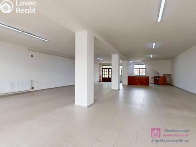 Rent commercial space Rakvice, Zahradní 413 č. 8