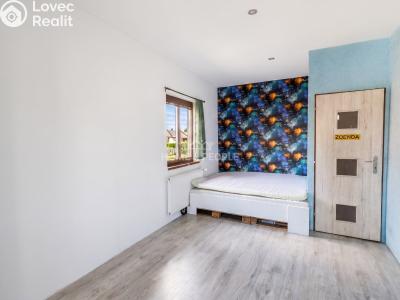Продаж сімейного будинку Spořice, Luční č. 7