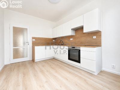 Продаж квартири 3+1 Praha, Sečská č. 5