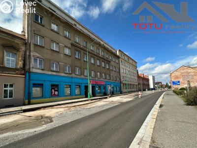 Rent commercial space Jaroměř, Husova č. 1