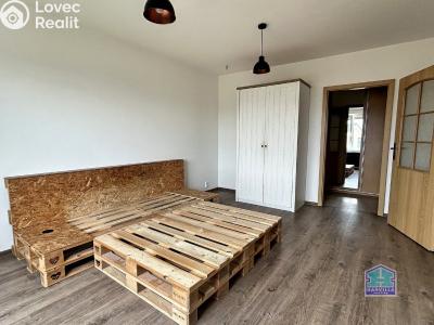 Pronájem bytu 2+1 Tlučná, Na Čampuli 686 č. 2