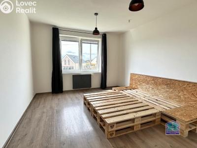 Pronájem bytu 2+1 Tlučná, Na Čampuli 686 č. 3