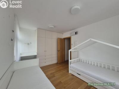 Pronájem bytu 4+KK Praha, Pod strašnickou vinicí č. 30