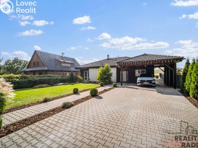 Продаж сімейного будинку Choltice č. 11