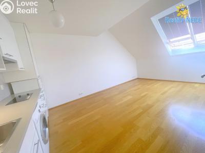 Pronájem bytu 2+KK Praha, Lublaňská č. 2
