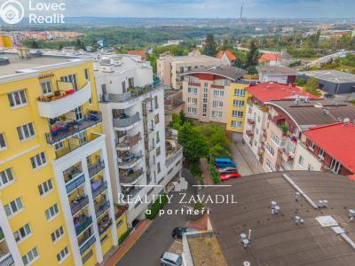 Sale parking place Praha, Pelušková č. 15