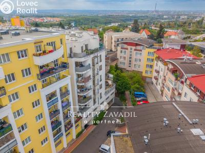 Sale parking place Praha, Pelušková č. 16