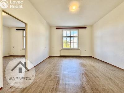 Sale apartment 3+1 Praha, náměstí Dr. Václava Holého č. 13