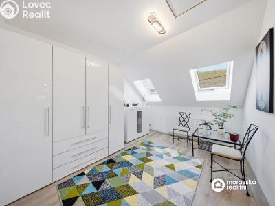 Sale multi-gen house Dolní Kounice, Skalní č. 7