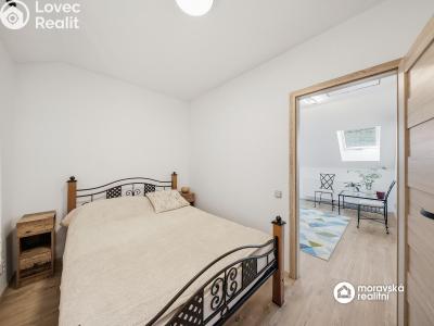 Sale multi-gen house Dolní Kounice, Skalní č. 9