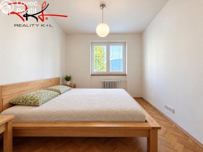 Prodej bytu 3+1 Praha, V soudním č. 9