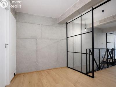Sale apartment 3+KK Praha, Kolbenova č. 10