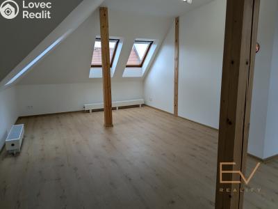 Pronájem bytu 3+KK Praha, Jeseniova č. 7