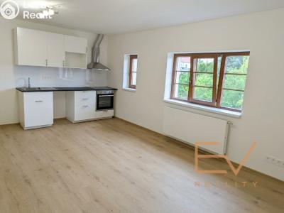 Rent apartment 3+KK Praha, Jeseniova č. 2