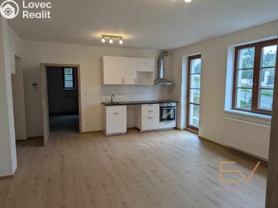 Rent apartment 2+KK Praha, Jeseniova č. 7